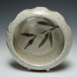 Toothbrush Holder front view in Leaf pattern