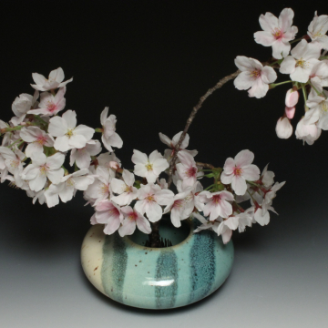 Ikebana Flower arranging pot in Beach