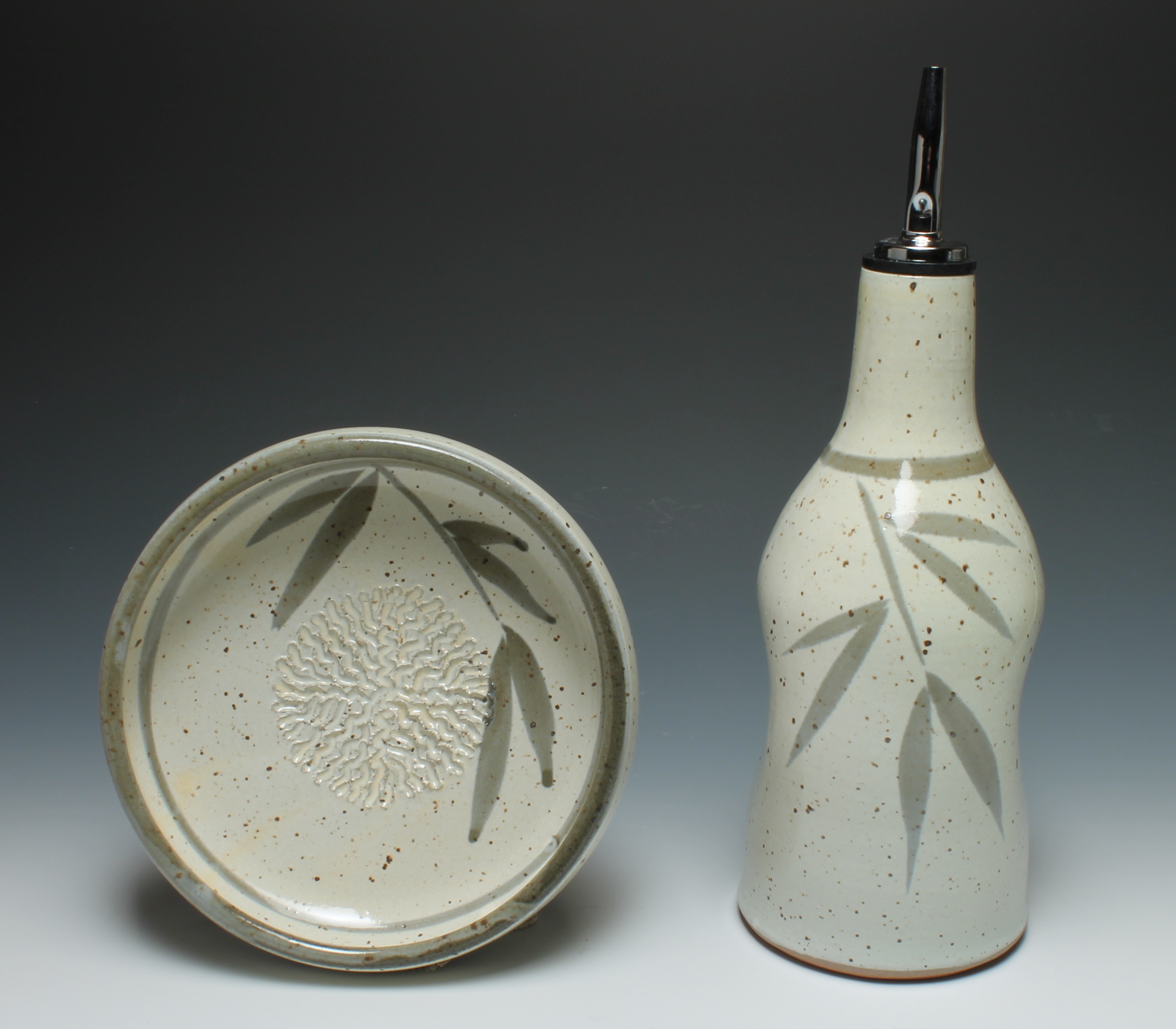 Olive Oil Dipping Dish with Garlic Grater, Leaf Printemps Pottery