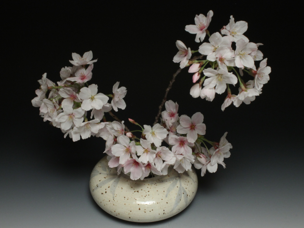 Ikebana Flower arranging pot in Leaf Glaze Printemps Pottery